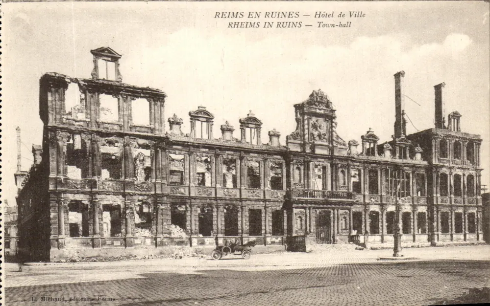 Reims in Ruinen — Rathaus — Le Michaud, Verlag — Reims - Vorderseite