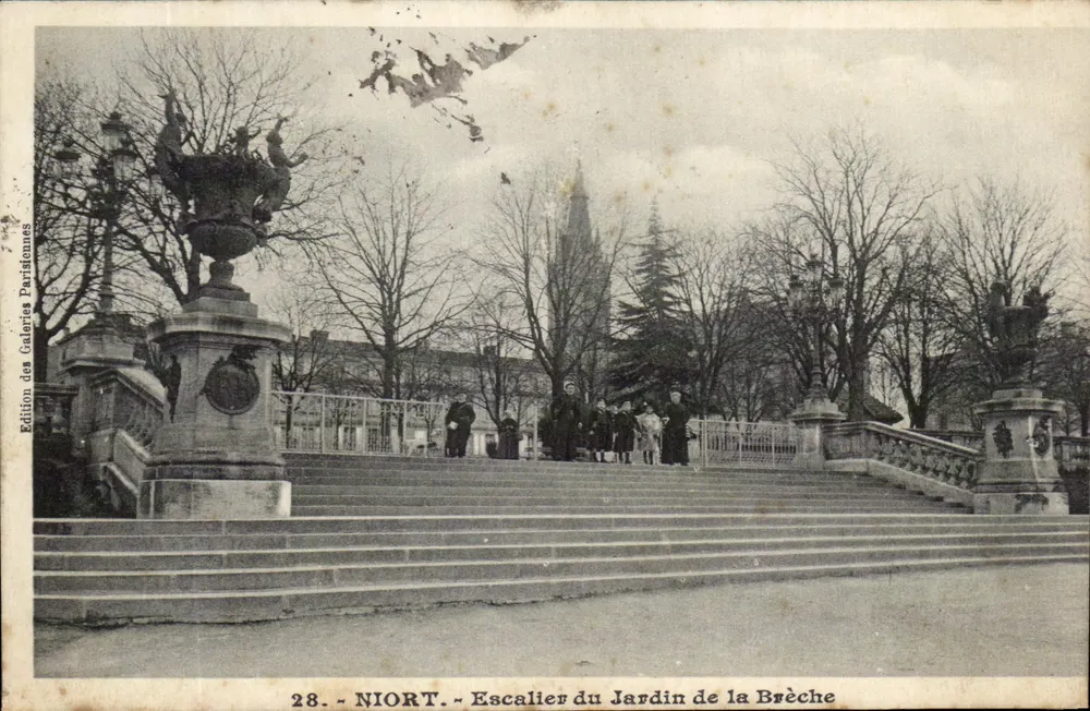 Niort - Escalier do Jardim da Breche — Edição das Galerias Parisionnas, n°28 - Frente