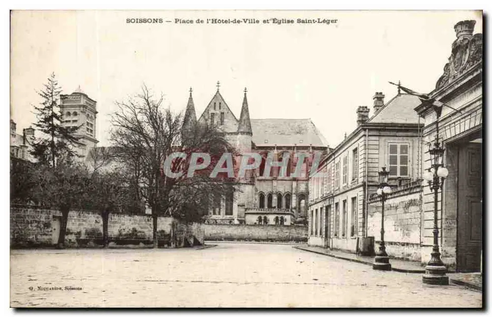 Soissons — Place de l'Hôtel-de-Ville und Église Saint-Léger — O. Noguariane, Soissons - Vorderseite