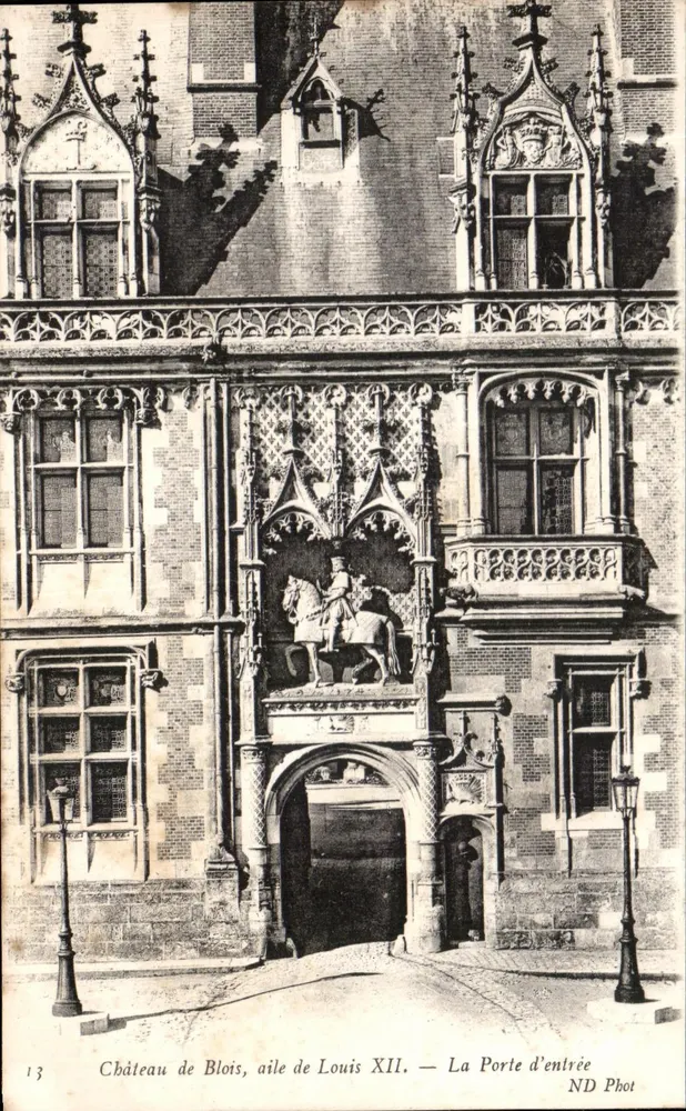 Château de Blois, aile de Louis XII — La Porte d'entrée — ND Phot - Vorderseite