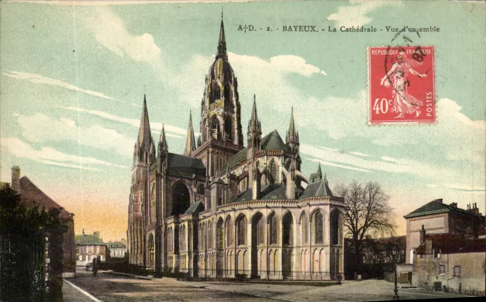 Bayeux — A Catedral — Visão geral — A+D. 2. — Editor A+D - Frente