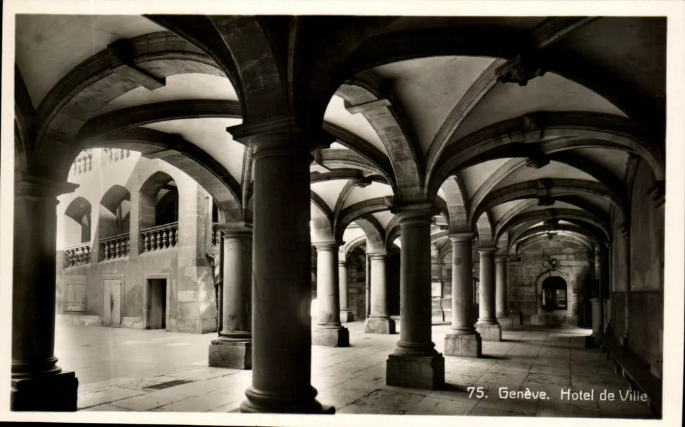 Genebra. Hotel de Ville — pátio interno com colunas e abóbadas — editor O. SARTORI, n°75 - Frente