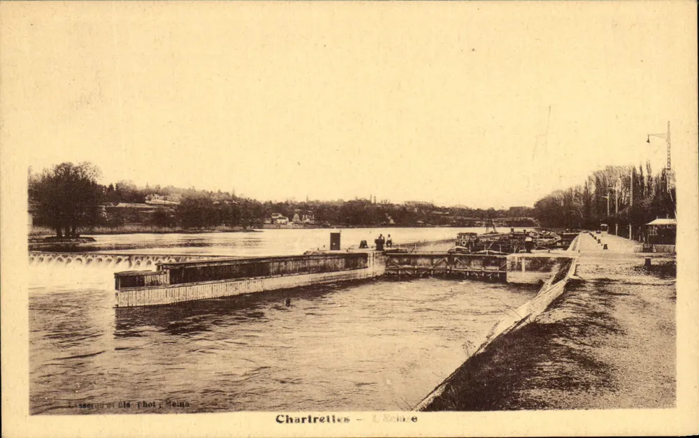 Chartretelles — O dique do rio Sena — Lassarre e filhos fot. Meaux, n° 8210 e - Frente