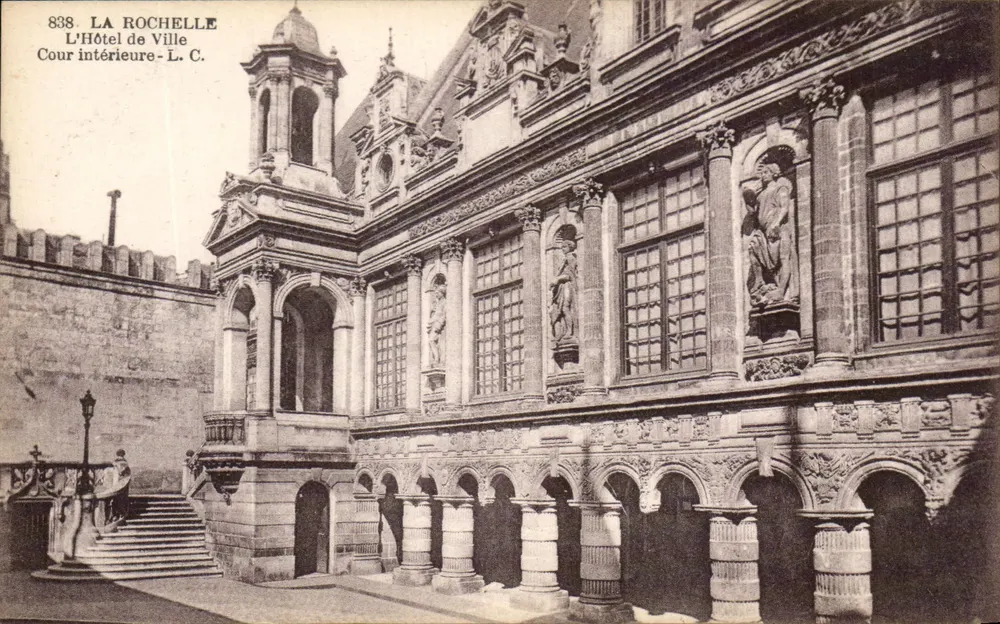 La Rochelle — Das Rathaus, Innenhof — L.C. n°838 - Vorderseite