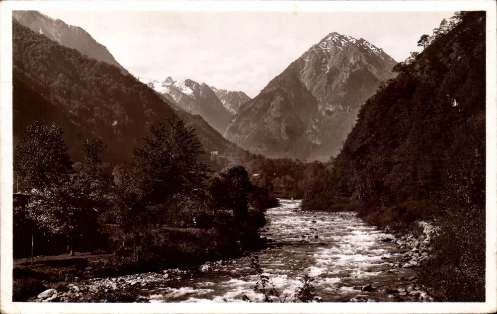 Cauterets — O Gave e o Pégüère (alt. 2.187 m.) — Édit. Quinault - Lourdes - Frente
