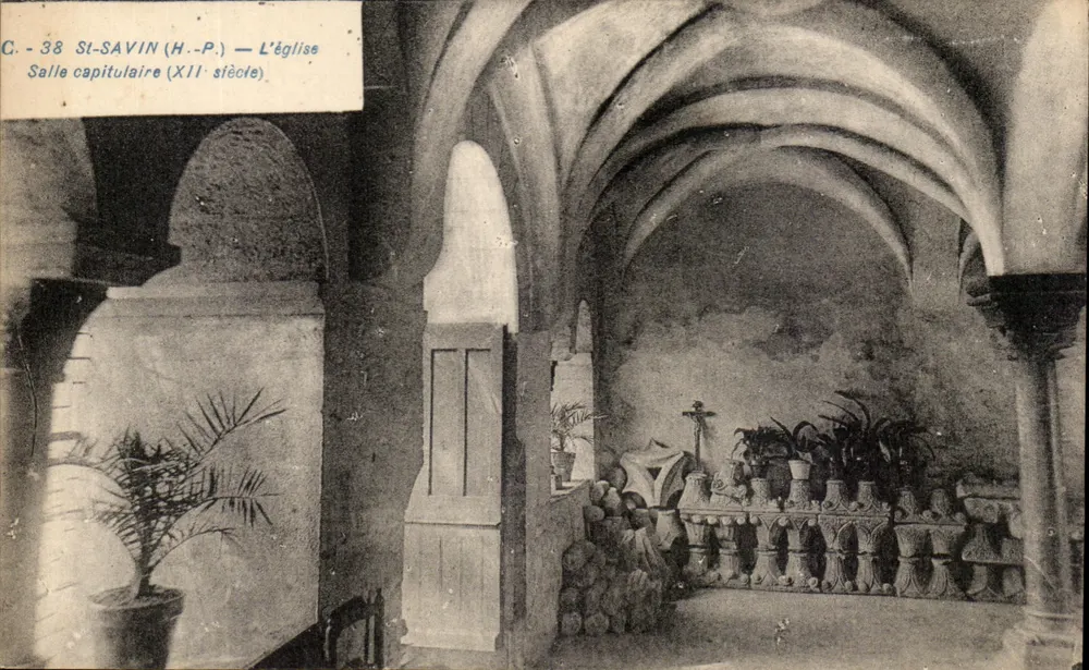 St-Savin (H.-P.) — A Igreja, Sala Capitular (século XII) - Frente