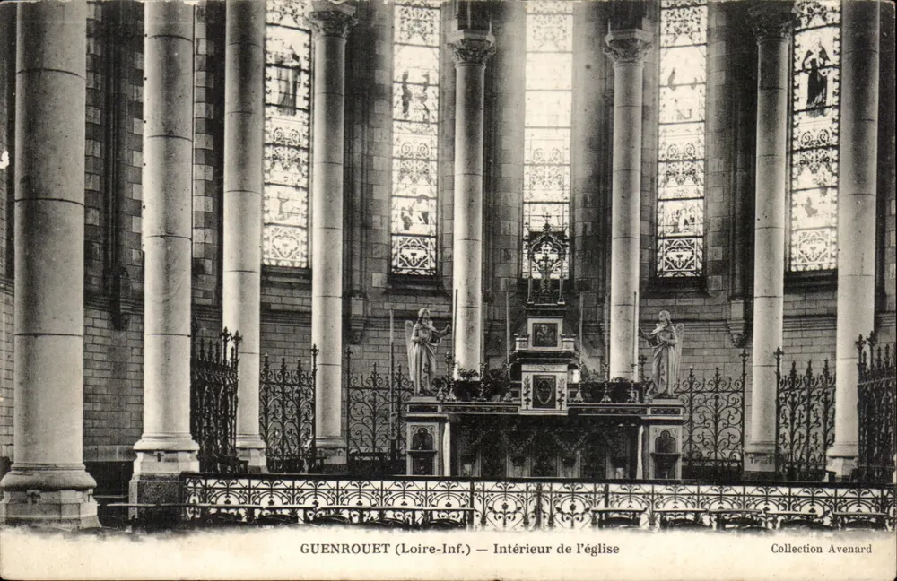 Guenrouet (Loire-Inf.) — Interior da Igreja — Coleção Avenard - Frente