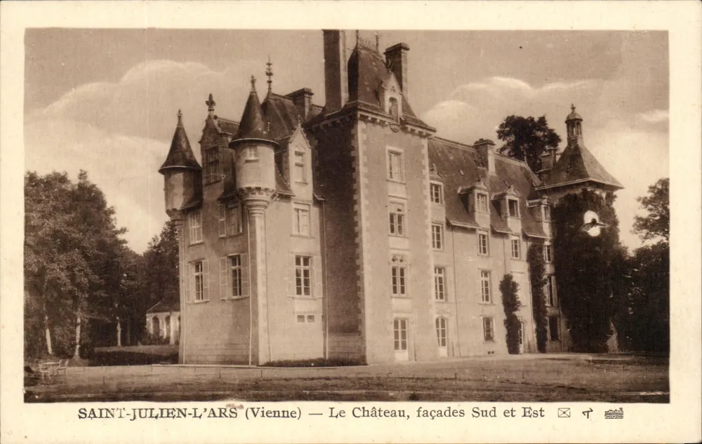 Saint-Julien-l'Arts (Vienne) — Das Schloss, Süd- und Ostfassade - Vorderseite
