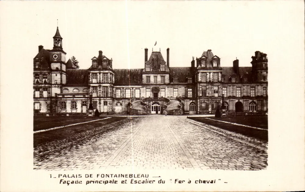 Palast von Fontainebleau — Hauptfassade und Treppe des "Fer à cheval" — Ausgabe der Nationalmuseen - Vorderseite