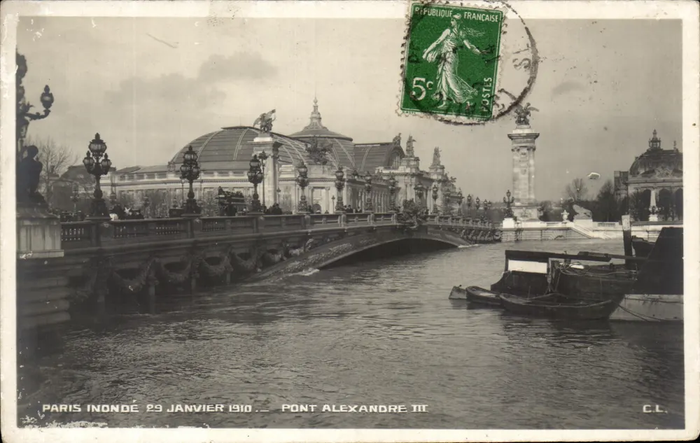 Paris inondado — 29 de janeiro de 1910 — Ponte Alexandre III — C.L. - Frente
