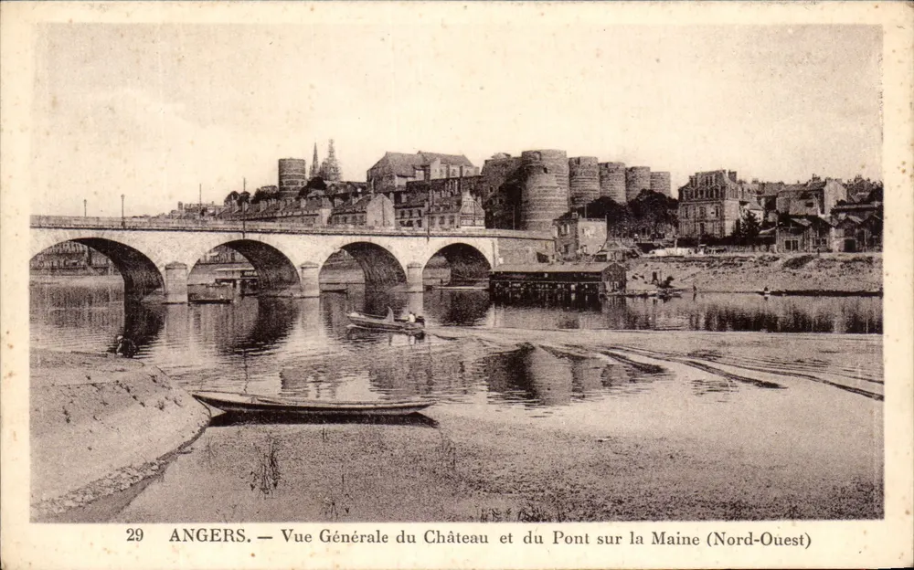 Angers — Allgemeiner Blick auf Schloss und Brücke über die Maine (Nordwesten) — Nr. 29 - Vorderseite