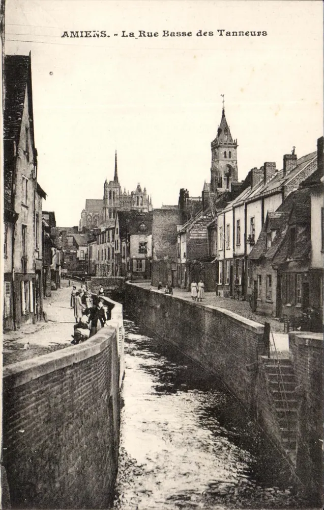 Amiens - La Rue Basse des Tanneurs — Sammlung E. Regnaut, Serie R.C. 1062 - Vorderseite