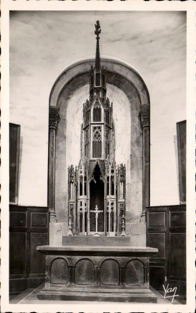 Igreja Abbatial de Saint-Savin — Túmulo de Saint-Savin (século XII) sobreposto pela Casa Eucharística — Edição Lourdes - Lourdesault - Frente
