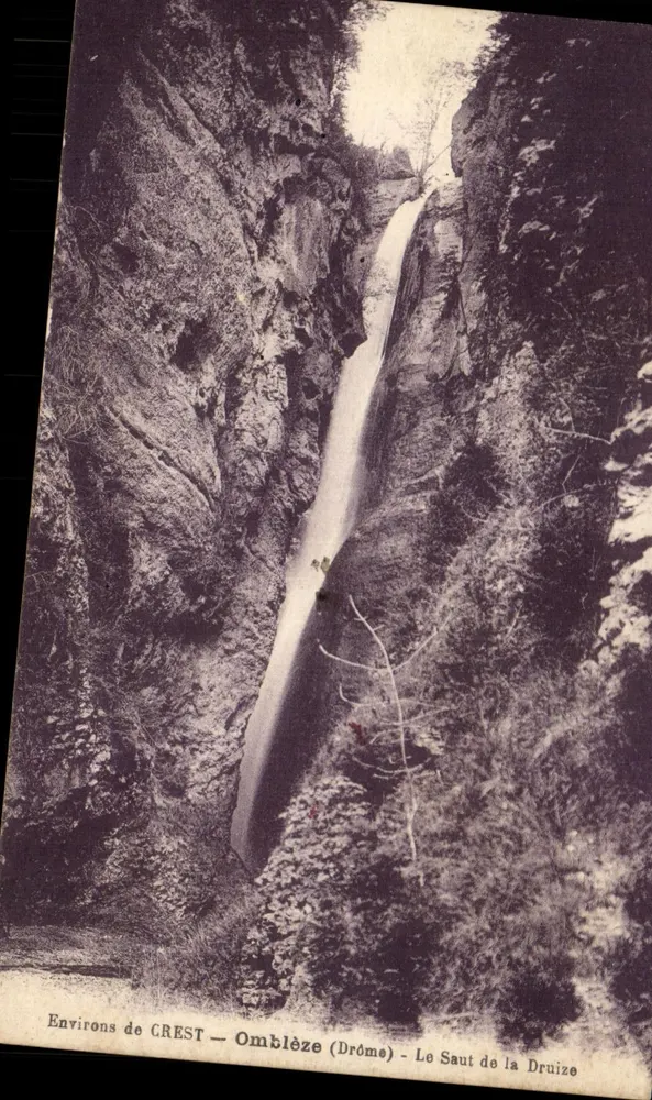 Arredores de CREST — Omblèze (Drôme) — O Salto da Druize - Frente