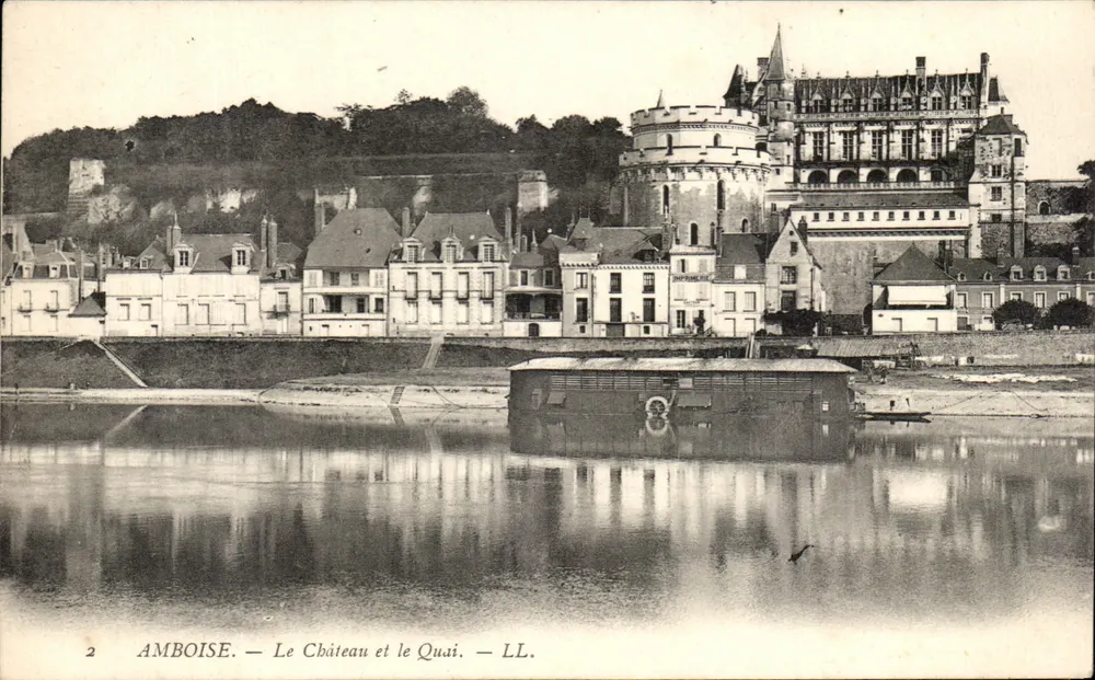 Amboise — El Castillo y el Muelle — LL. - Anverso