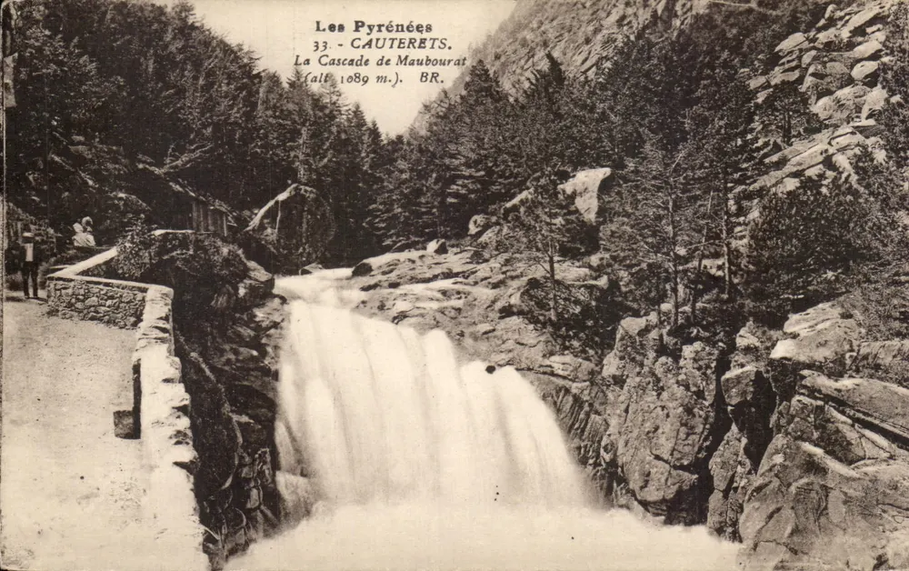 As Pirineus — Cachoeira de Maubourat (alt. 1089 m.) — BR. - Frente