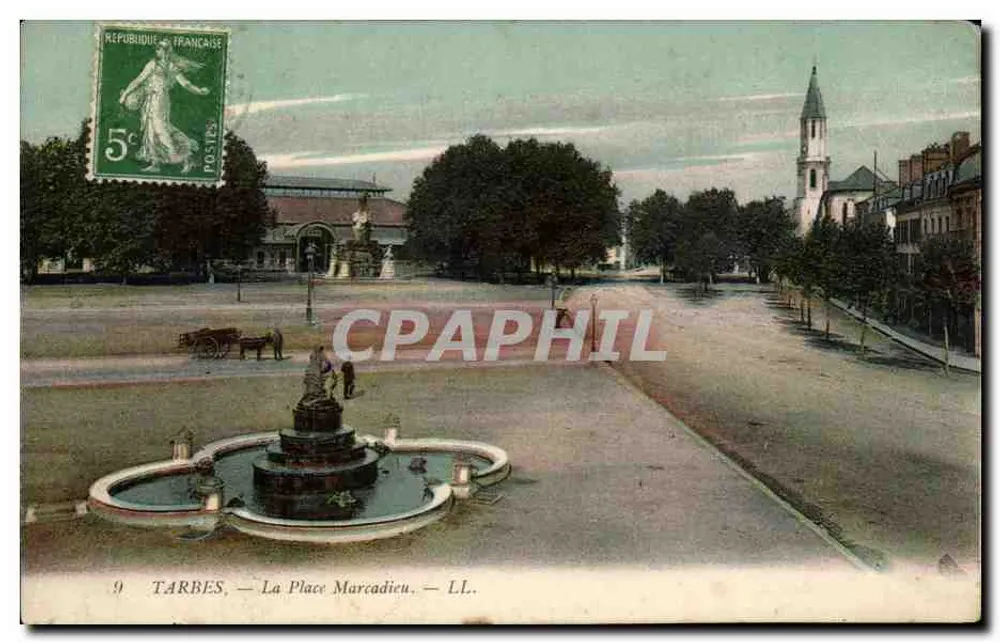 Tarbes — A Praça Marcadieu — LL. - Frente