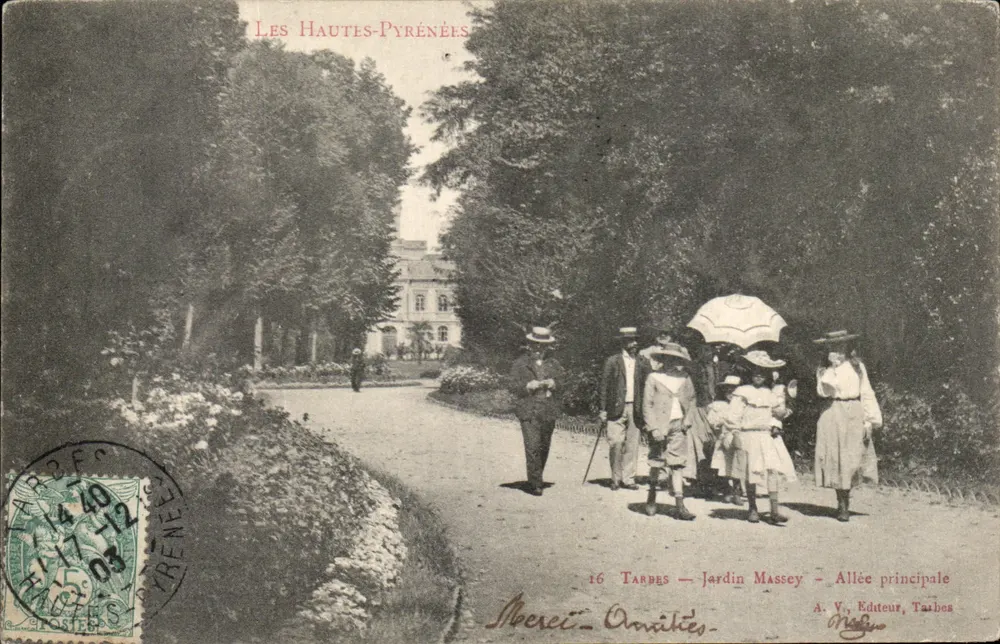 Tarbes — Jardin Massey — Hauptallee — A. V. Verlag, Tarbes - Vorderseite