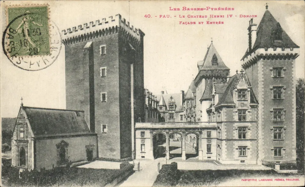 Pau - Schloss Henri IV - Fassade und Eingang — Die Basses-Pyrénées — Phototype L'Absuque, Toulouse - Vorderseite