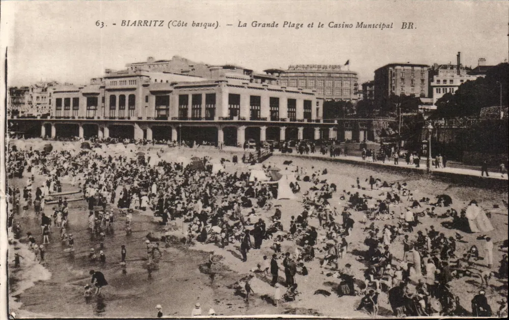 Biarritz (Côte basque) — Ansicht der Grande Plage und des Kommunalen Kasinos BR. - Vorderseite