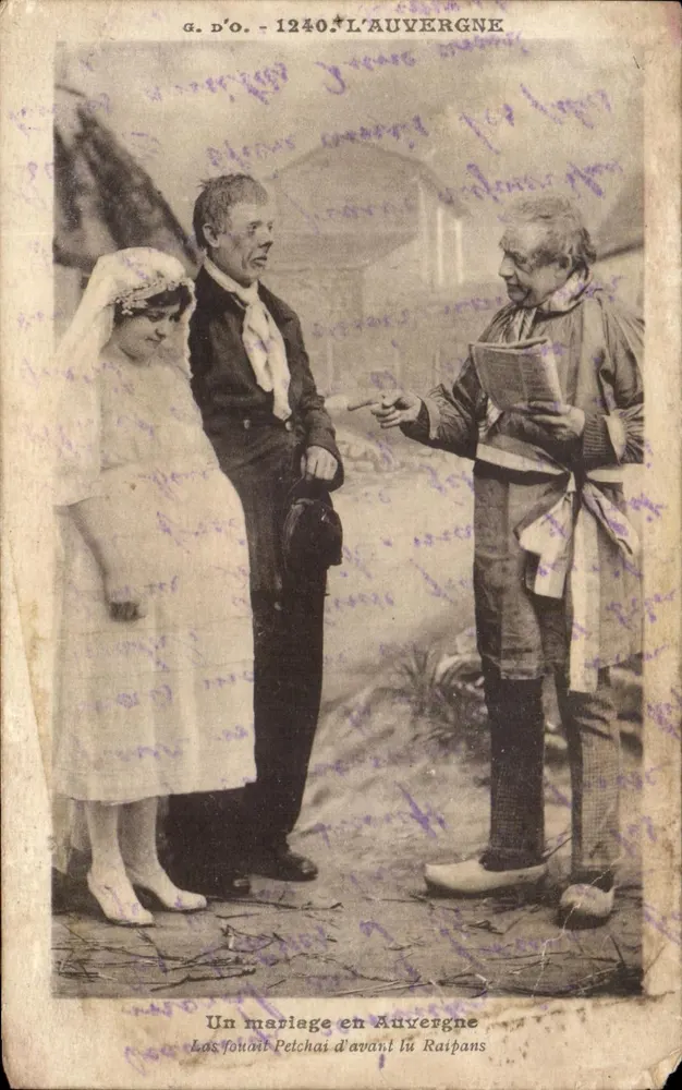 Un mariage en Auvergne — scène de mariage avec un couple et un homme en costume traditionnel — éditeur G. D'O. n°1240 - Recto