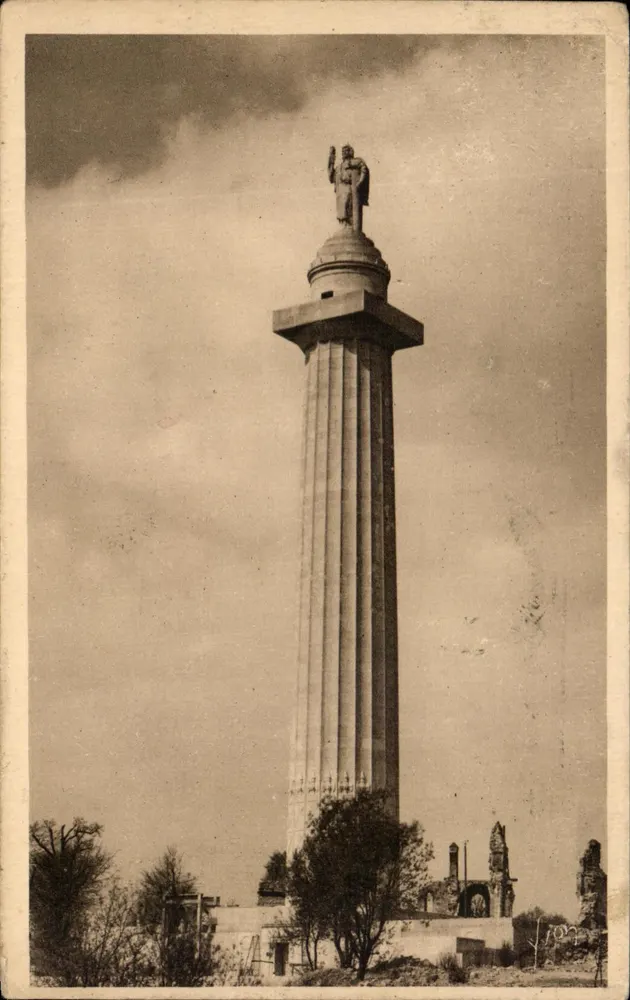 Verdun - Schlachtfelder - Amerikanisches Denkmal in Montfaucon — Greber, Architekt - Vorderseite