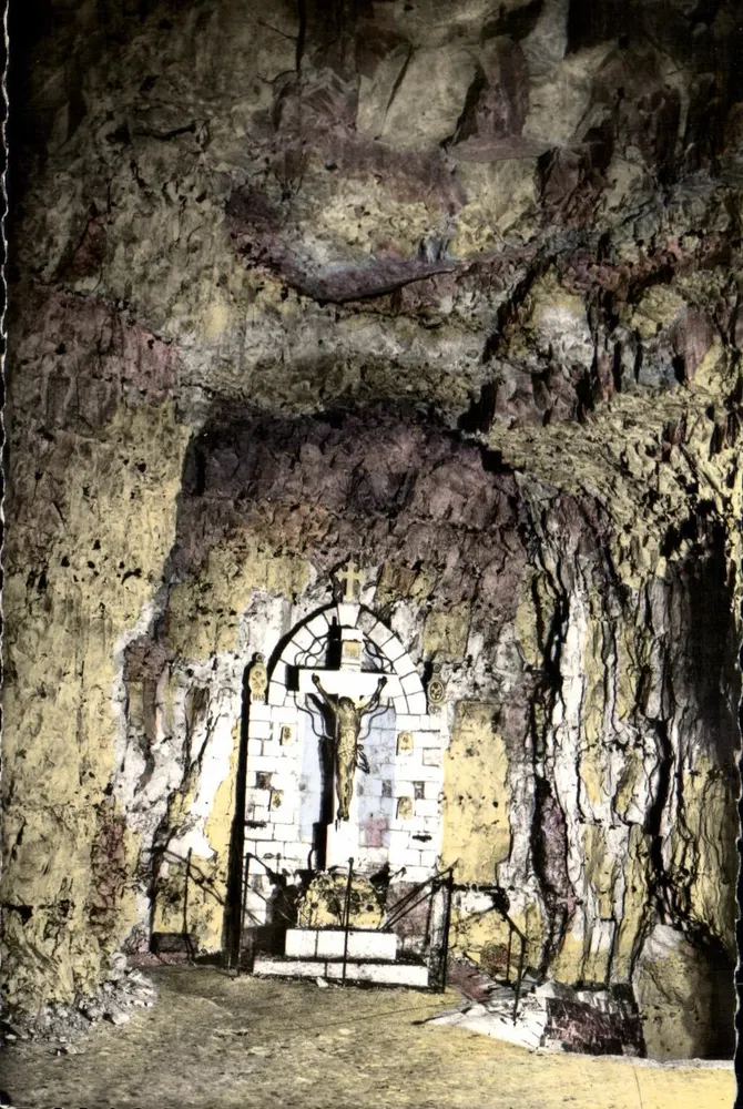 La Salle du Calvaire — chapelle souterraine dans les Grottes Historiques de Naours (Somme) — Éditions des Grottes Historiques de Naours - Vorderseite