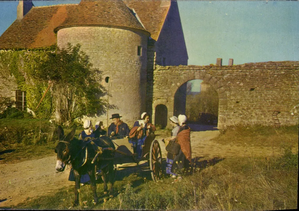 Cosne-sur-Loire (Nièvre) — Der Abgang zur Messe — Éditions Nivernaises - Vorderseite