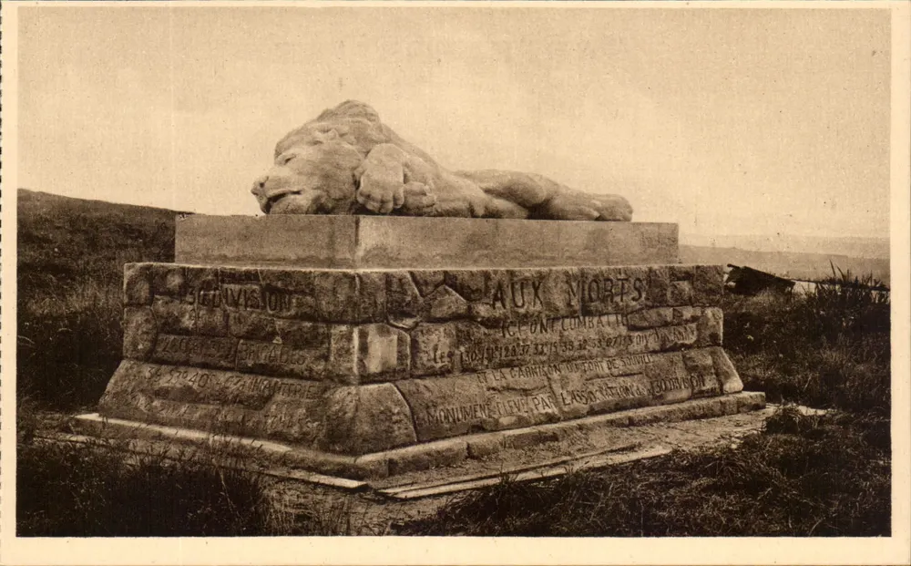 Monumento aos Mortos — Capela Santa-Fine — 130ª Divisão — Verdun - Frente