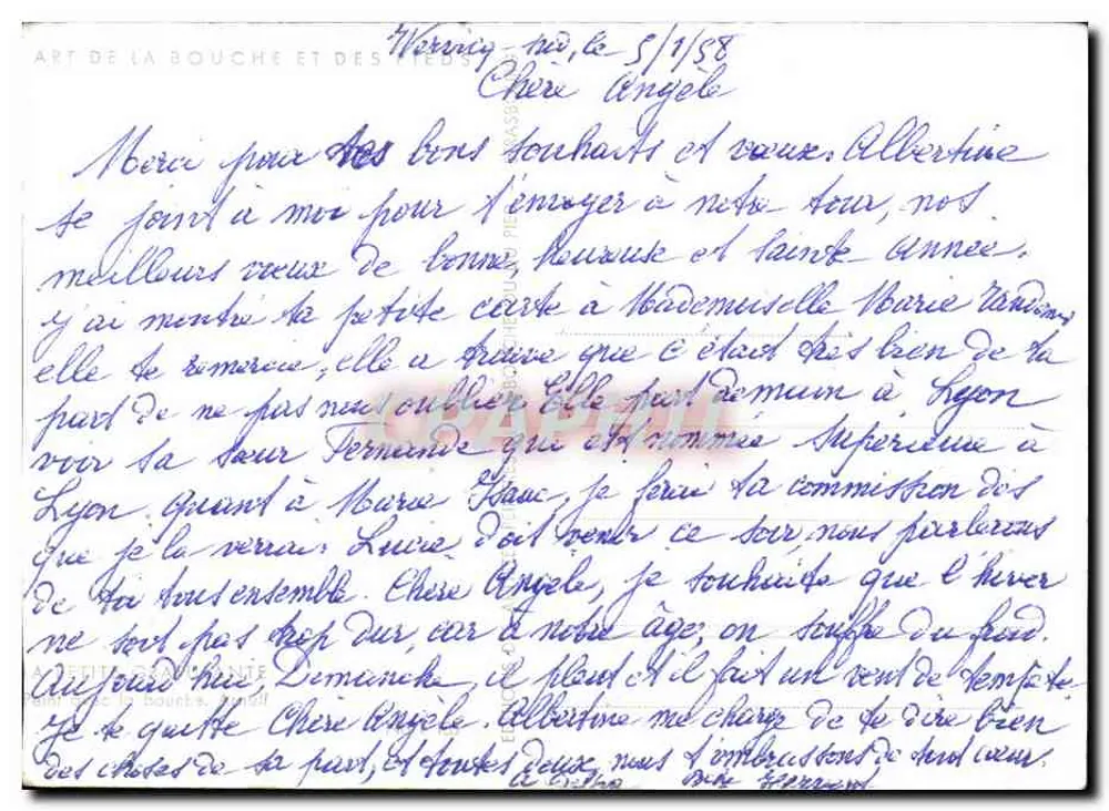Fille blonde avec un bouquet — chien noir à côté — éditeur AKNULF - Verso