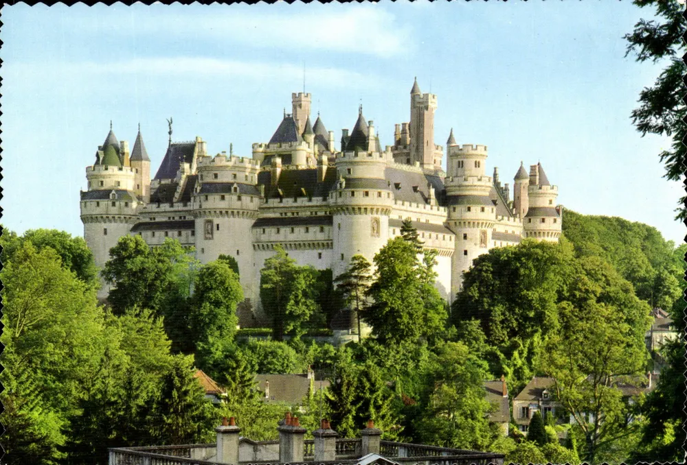 Castelo de Fougères (Côte-d'Or) — vista panorâmica — Edição ESTEL, n° 9300 - Frente