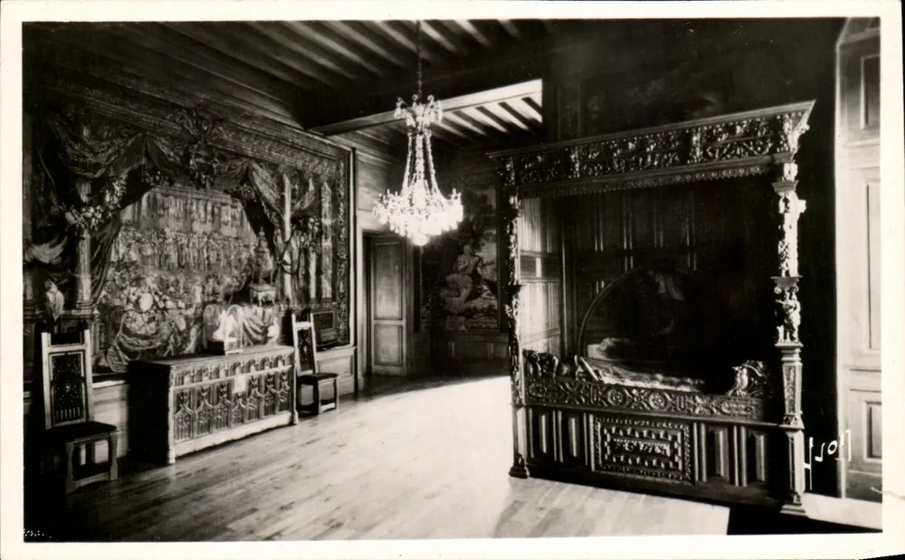 PAU (Basses-Pyrénées) - Das Schloss - Schlafzimmer der Königin von Albret - Vorderseite