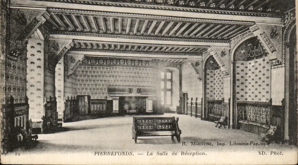 Pierrerefonds — A Sala de Recepção — R. Marotine, Imp. Livraria-Papelaria - Frente