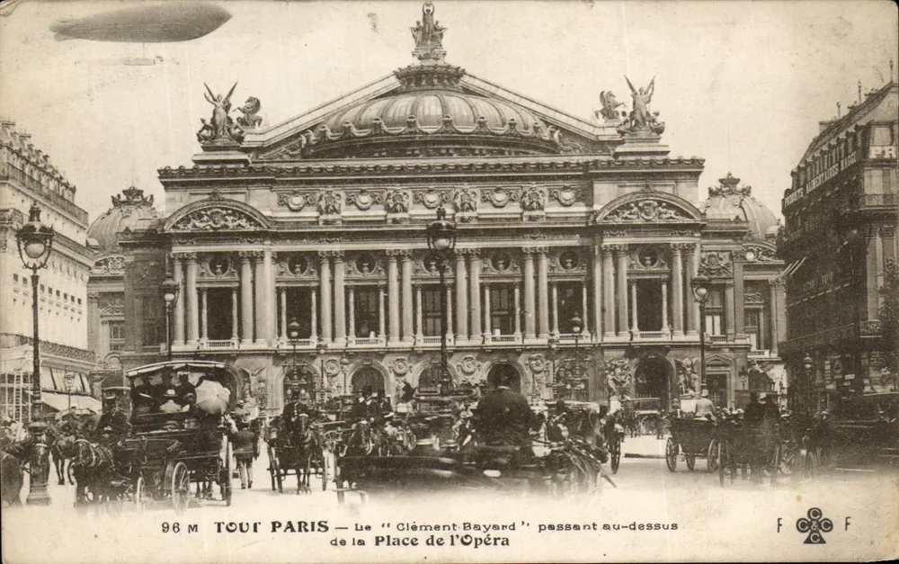 Platz des Opernhauses — Der "Clément-Bayard" fährt darüber — Tout Paris, n°96 M - Vorderseite