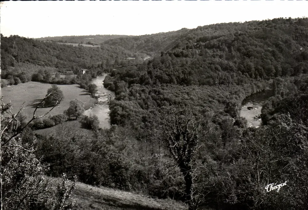 La Creuse em Guemontet — Bourg d'Hem — Edições Théojat - Frente