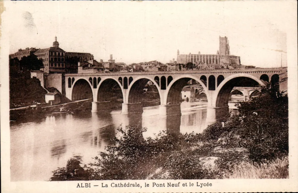 Albi — Die Kathedrale, der Neubrücke und das Lyceum - Vorderseite