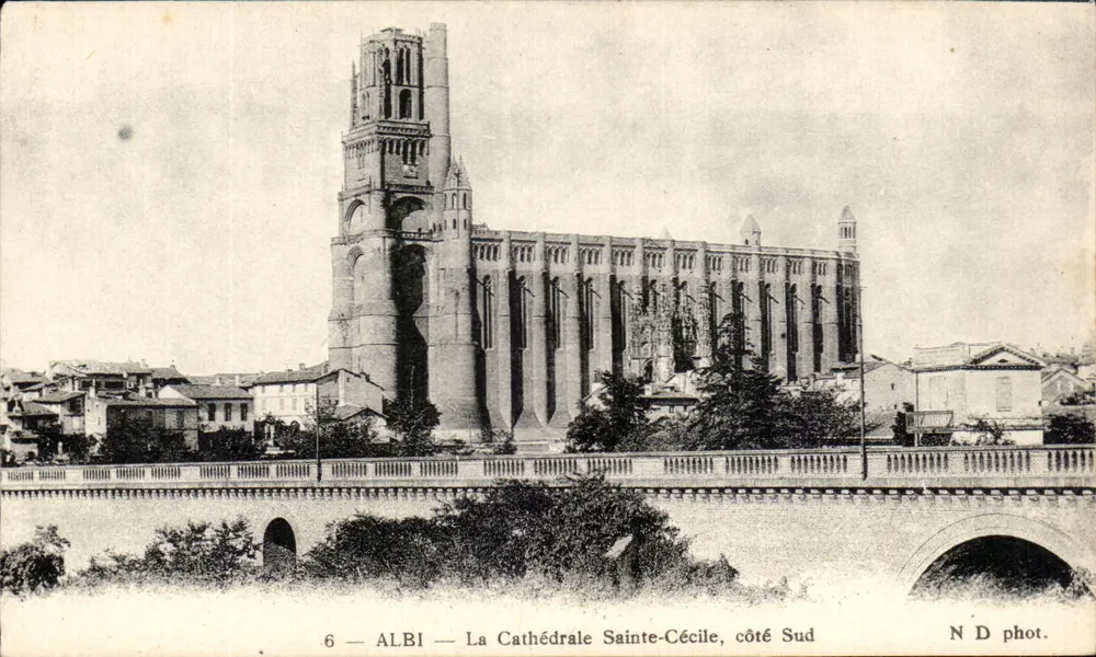 Albi — Ansicht der Kathedrale Sainte-Cécile, Südseite — ND phot. - Vorderseite