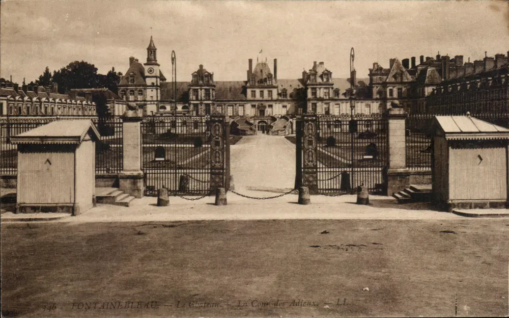 Fontainebleau — Zamek — Plac Pżegrody — LL — nr 346 - Awers