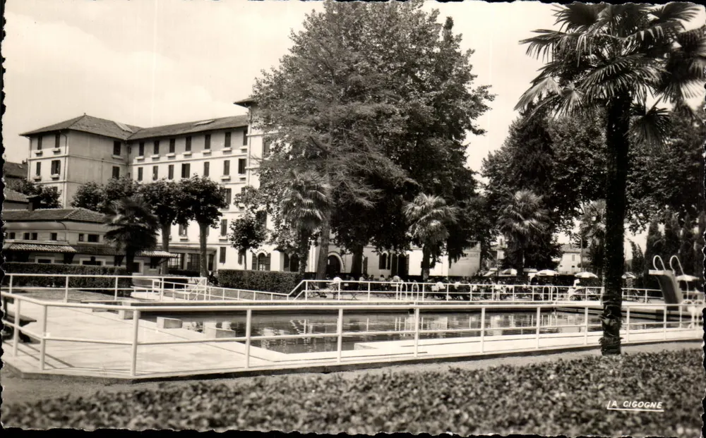 A Piscina — Dax (Landes) — A Garça - Frente