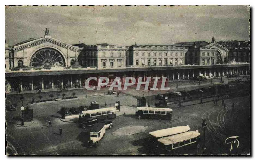 Gare de l'Est — vue de la place et des tramways — Éditions d'Art GUY, Paris - Frente