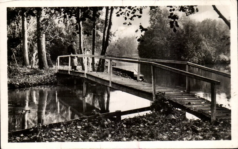 Drewniany most nad jeziorem — Montoire-sur-le-Loir — wydawca FERBÉ, nr (48) - Awers