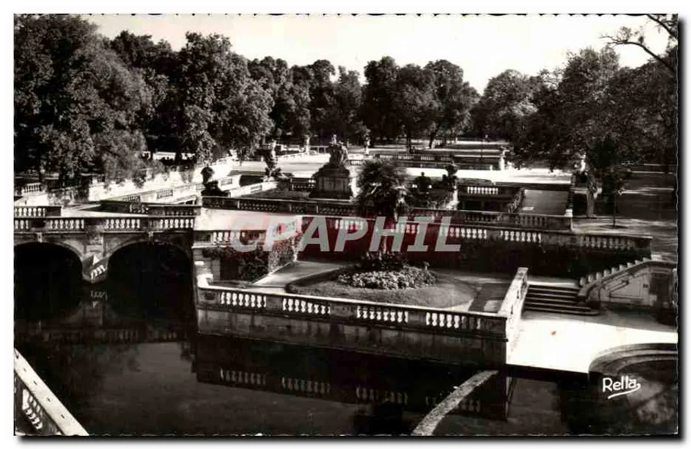 Jardim da Fontaine — Nîmes (Gard) — Edições Rella - Frente