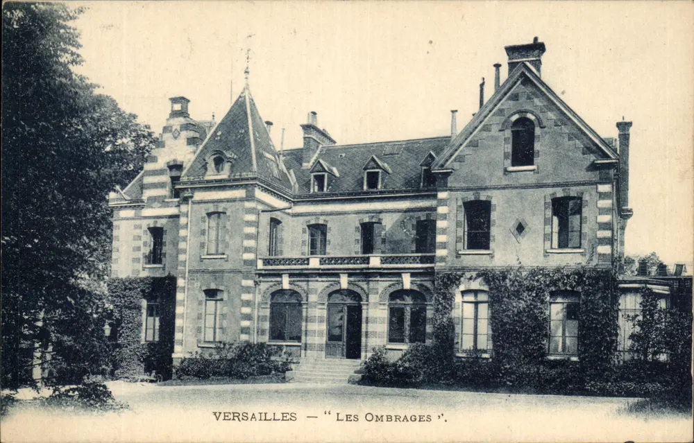 Versailles — 'Les Ombrages' — vista da residência - Frente
