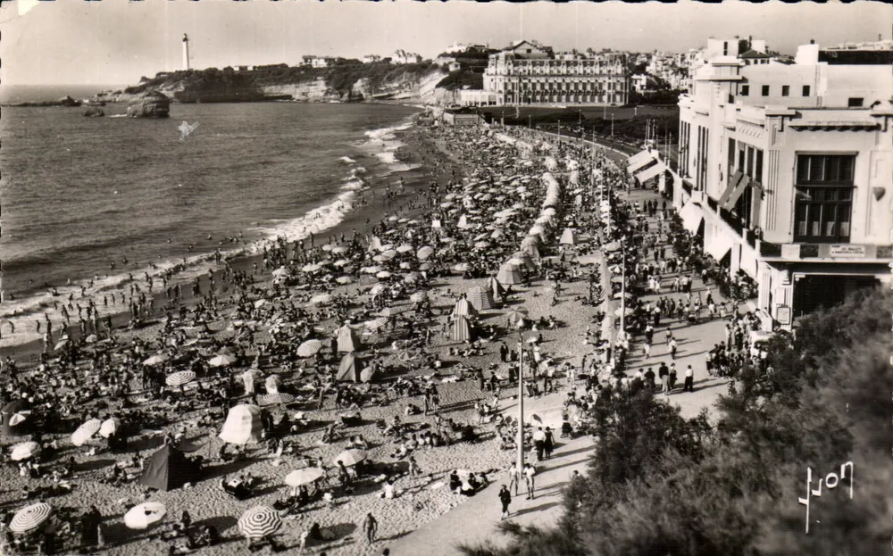 Biarritz — A Grande Praia e o Cabo Saint-Martin — Éditions d'Art Française, n° B.1333 - Frente