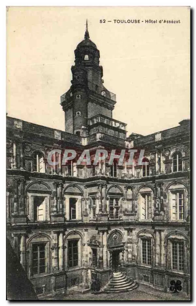 Toulouse - Hôtel d'Assézat — vista do edifício com sua torre central — n° 52 - Frente