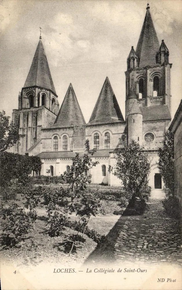 Loches — A Colegiata de São Urs, ND Fot - Frente