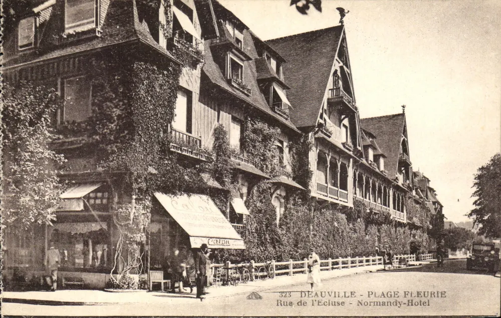 Deauville - Blühende Strände - Rue de l'Écluse - Normandy-Hotel - Vorderseite