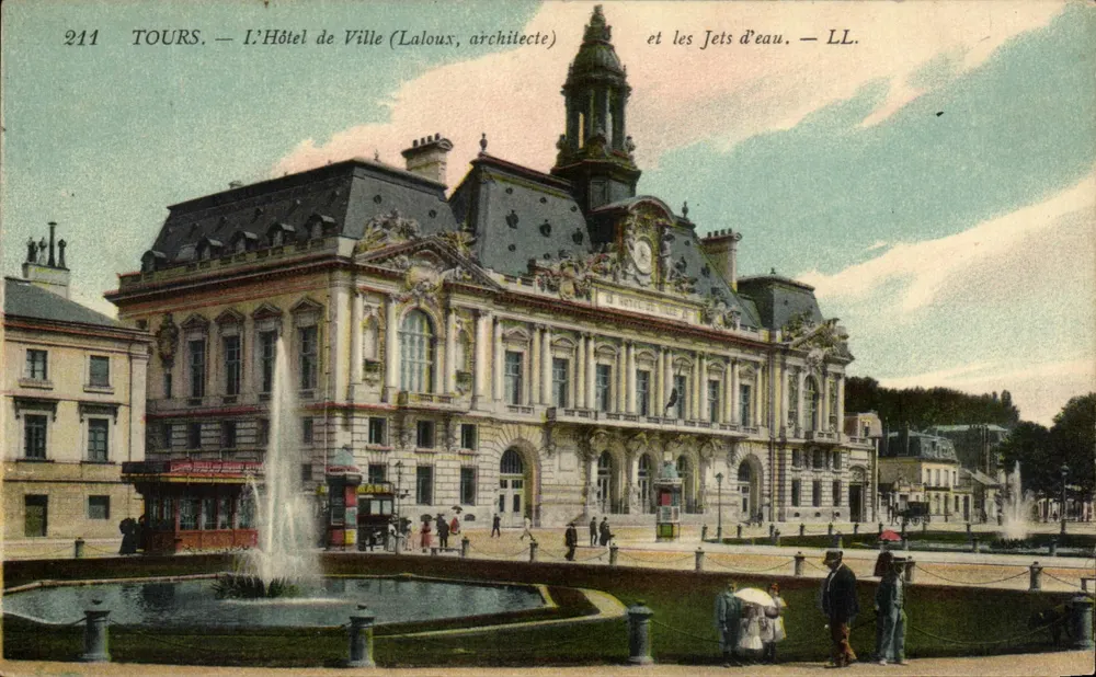 Tours — Das Rathaus (Laloux, Architekt) und die Fontänen — LL. - Vorderseite