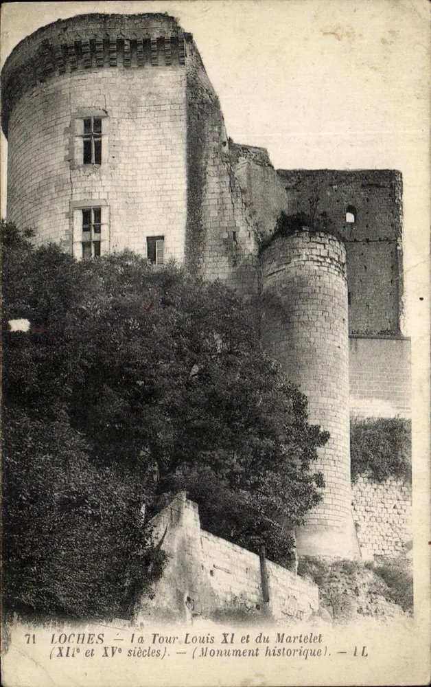 Loches — La Tour Louis XI et du Martelet (XIIe et XVe siècles) — Monument historique — 71 - Vorderseite