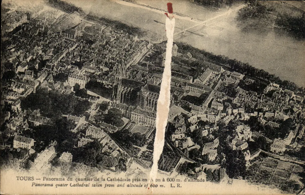 Tours — Panorama du quartier de la Cathédrale pris en à 600 m. d'altitude — L. Roy, édit. Tours - Vorderseite